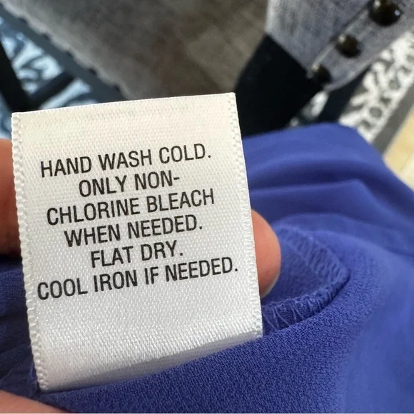 Candie's royal blue long sleeved blouse, back lace detailing, button sleeves, M. - Picture 12 of 13